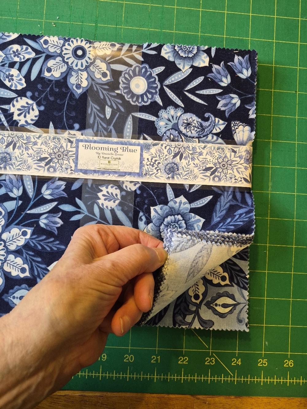 Blooming Blue 42 10-inch Floral Cotton Quilting Squares - Blue